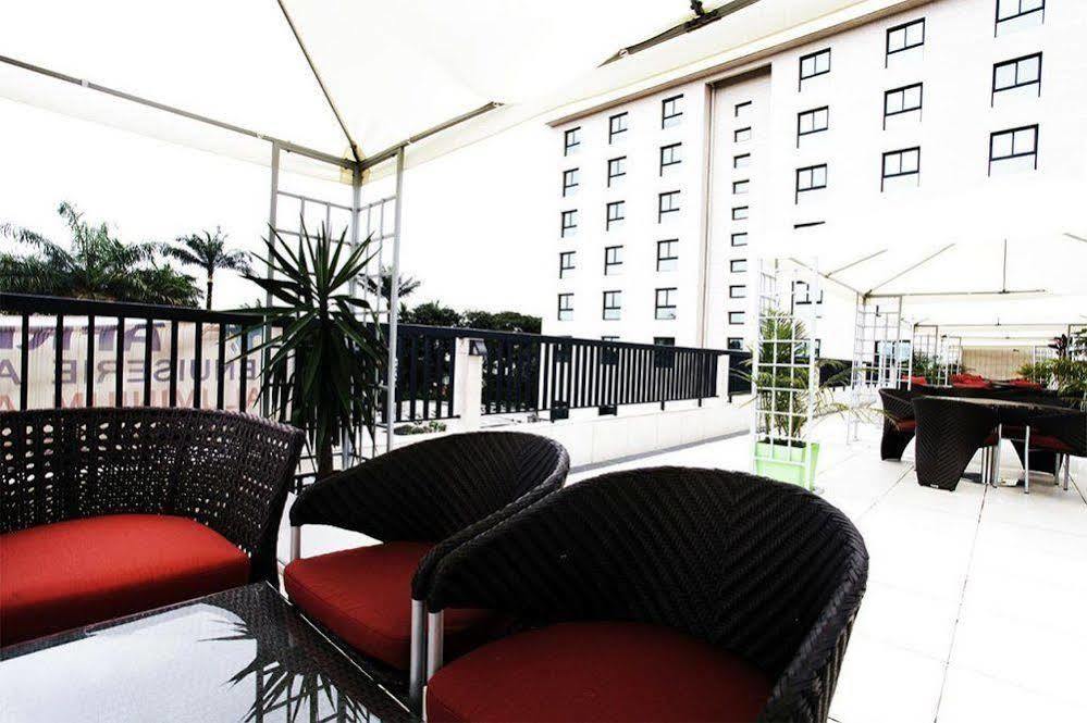 Star Land Hotel Bonapriso Дуала Экстерьер фото